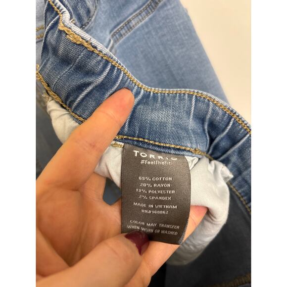 Torrid Jeans Womens Plus 3R 3X Light Wash Feel The Fit Jogger Super Soft Denim - Picture 4 of 5